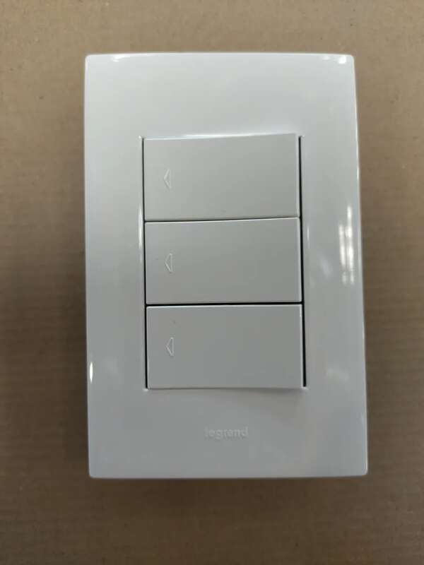 Выключатель Legrand Anam 3кл белый 852002 Выключатель Legrand Anam 3кл белый 852002
